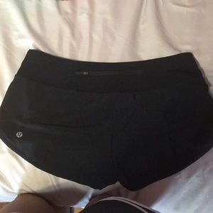 Lululemon Speed up 2.5 shorts